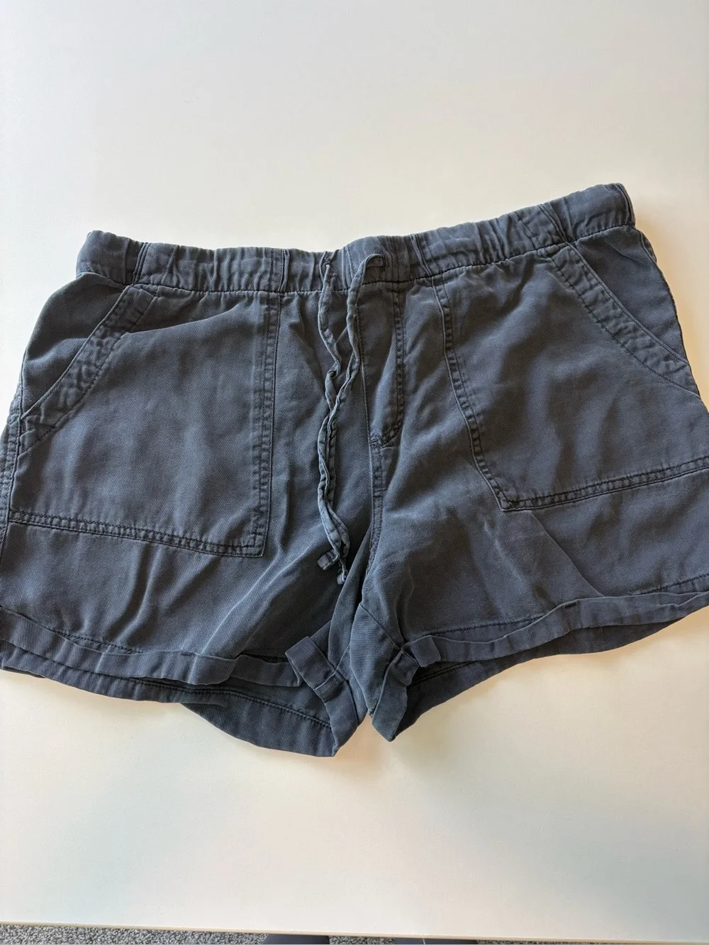 Gap Casual faded black shorts - Large